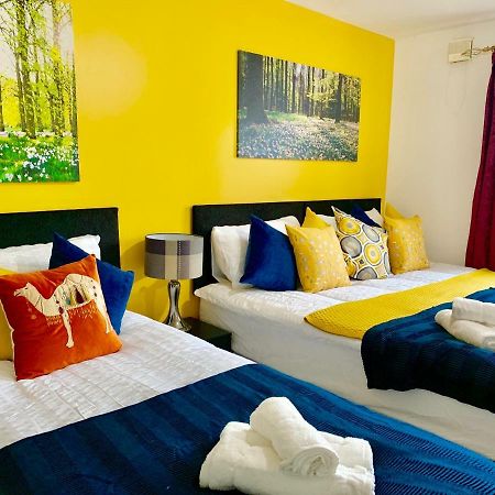 2 Bedrooms Modern Apartment, Lounge, Full Kitchen, Balcony, 5 Minutes Stratford Station Лондон Екстериор снимка