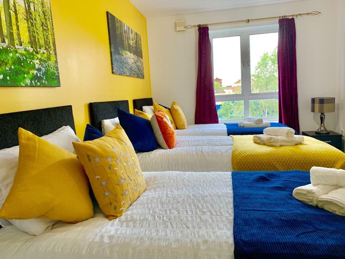 2 Bedrooms Modern Apartment, Lounge, Full Kitchen, Balcony, 5 Minutes Stratford Station Лондон Екстериор снимка
