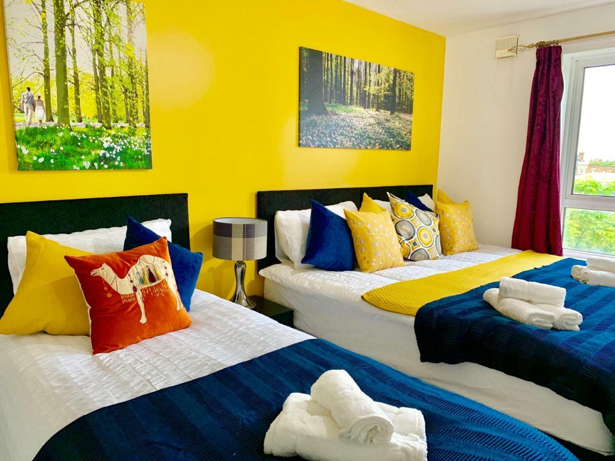 2 Bedrooms Modern Apartment, Lounge, Full Kitchen, Balcony, 5 Minutes Stratford Station Лондон Екстериор снимка